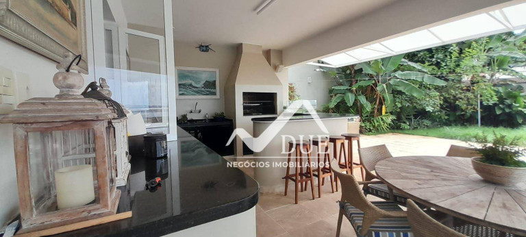 Imagem Casa com 4 Quartos à Venda, 516 m² em Marapé - Santos