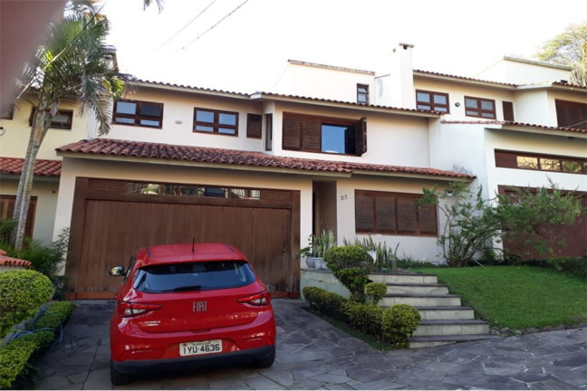 Casa com 4 Quartos à Venda,  em Teresópolis - Porto Alegre