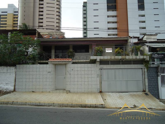 Casa com 4 Quartos à Venda, 300 m² em Lagoa Nova - Natal