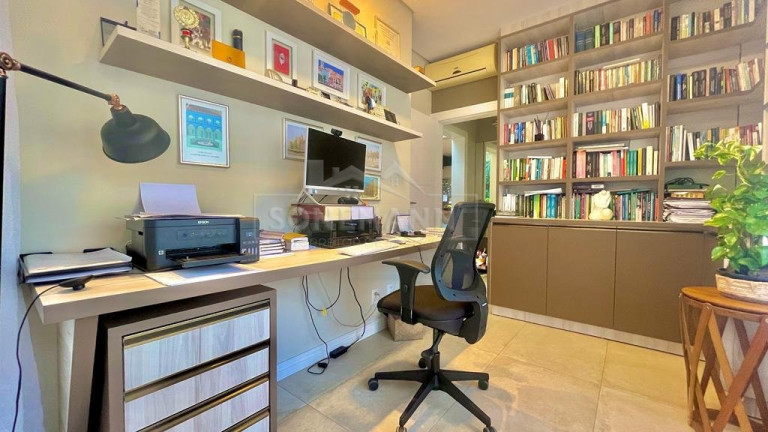 Imagem Casa com 3 Quartos à Venda, 230 m² em Itacorubi - Florianópolis Imagem Casa com 3 Quartos à Venda, 230 m² em Itacorubi - Florianópolis