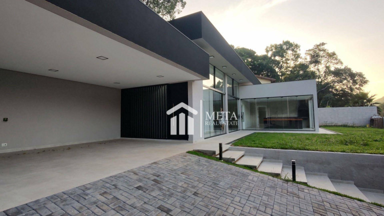 Imagem Imóvel com 3 Quartos à Venda, 208 m² em Serra Da Cantareira - Mairiporã