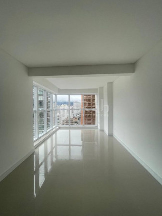 Imagem Cobertura com 4 Quartos à Venda, 228 m² em Meia Praia - Itapema