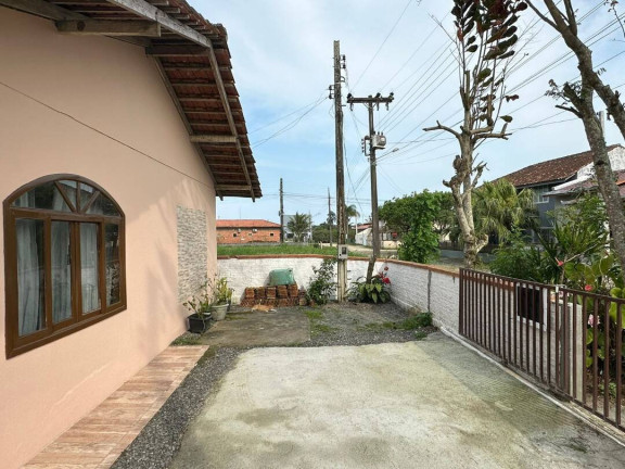 Imagem Casa com 5 Quartos à Venda, 135 m² em Costeira - Balneário Barra Do Sul Imagem Casa com 5 Quartos à Venda, 135 m² em Costeira - Balneário Barra Do Sul