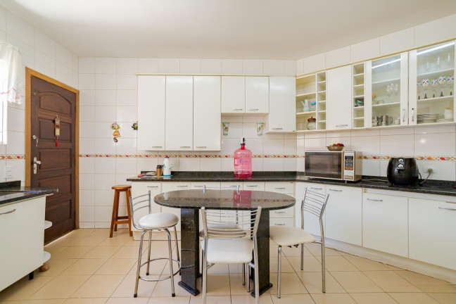 Imagem Casa com 4 Quartos à Venda, 252 m² em Seminário - Curitiba Imagem Casa com 4 Quartos à Venda, 252 m² em Seminário - Curitiba