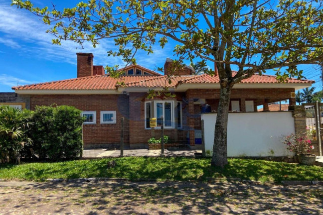 Casa com 3 Quartos à Venda, 126 m² em Centenário - Torres