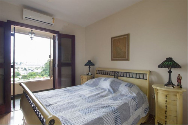 Imagem Casa com 4 Quartos à Venda, em Butantã - São Paulo Imagem Casa com 4 Quartos à Venda, em Butantã - São Paulo