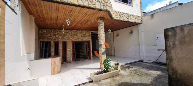 Imagem Casa com 4 Quartos à Venda, 452 m² em Cerâmica - Nova Iguaçu