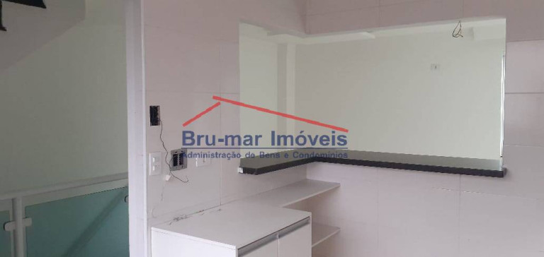 Imagem Casa com 2 Quartos à Venda, 115 m² em Embaré - Santos Imagem Casa com 2 Quartos à Venda, 115 m² em Embaré - Santos