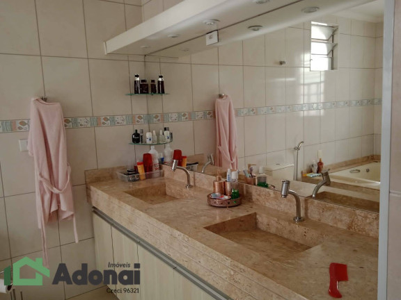 Imagem Casa com 3 Quartos à Venda, 180 m² em Horto Santo Antonio - Jundiaí Imagem Casa com 3 Quartos à Venda, 180 m² em Horto Santo Antonio - Jundiaí