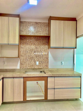 Imagem Casa com 2 Quartos à Venda, 120 m² Imagem Casa com 2 Quartos à Venda, 120 m²