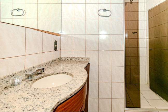 Imagem Casa com 3 Quartos à Venda, 243 m² em Menino Deus - Porto Alegre Imagem Casa com 3 Quartos à Venda, 243 m² em Menino Deus - Porto Alegre