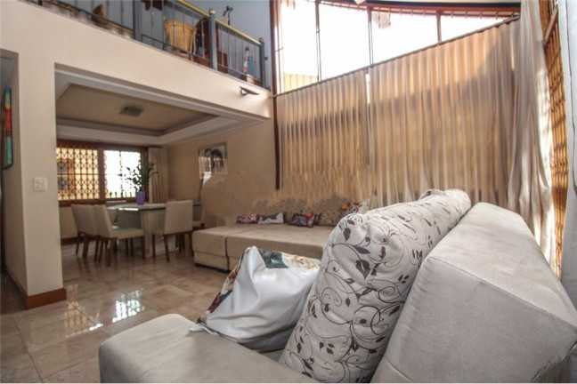 Casa com 3 Quartos à Venda, 608 m² em Medianeira - Porto Alegre