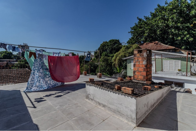 Imagem Casa com 6 Quartos à Venda, 210 m² em Passo Da Areia - Porto Alegre Imagem Casa com 6 Quartos à Venda, 210 m² em Passo Da Areia - Porto Alegre