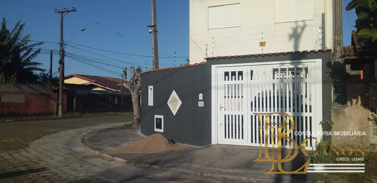 Sobrado com 3 Quartos à Venda,  em Itanhaém