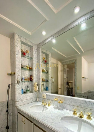 Imagem Imóvel com 4 Quartos à Venda, 230 m² em Lourdes - Belo Horizonte Imagem Imóvel com 4 Quartos à Venda, 230 m² em Lourdes - Belo Horizonte