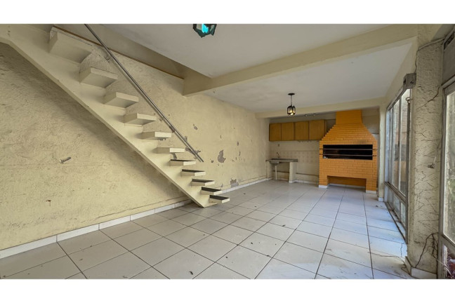 Imagem Casa com 4 Quartos à Venda, 245 m² em Petrópolis - Porto Alegre Imagem Casa com 4 Quartos à Venda, 245 m² em Petrópolis - Porto Alegre