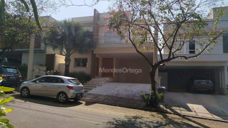 Casa com 3 Quartos para Alugar, 271 m² em Condomínio Mont Blanc - Sorocaba
