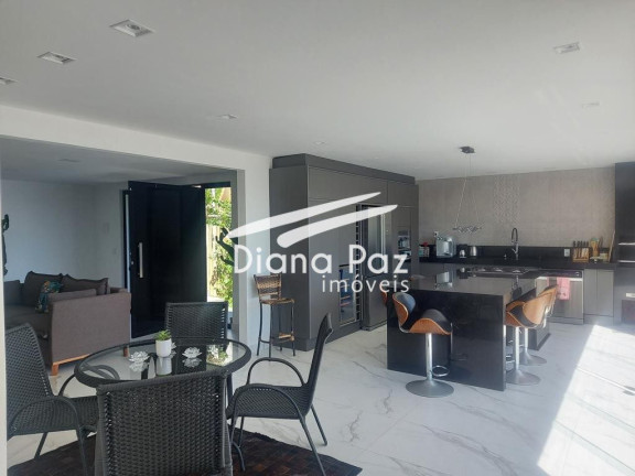 Imagem Casa com 3 Quartos à Venda, 285 m² em Ferradurinha - Búzios Imagem Casa com 3 Quartos à Venda, 285 m² em Ferradurinha - Búzios