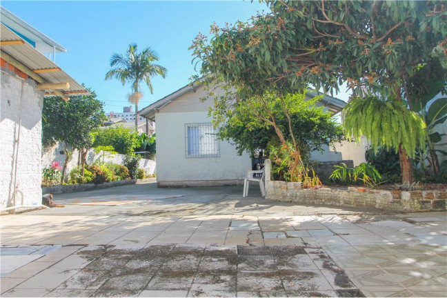 Imagem Casa com 3 Quartos à Venda, em Passa Vinte - Palhoça Imagem Casa com 3 Quartos à Venda, em Passa Vinte - Palhoça