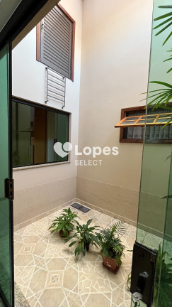 Imagem Casa com 3 Quartos à Venda, 190 m² em Santo Antônio - Louveira Imagem Casa com 3 Quartos à Venda, 190 m² em Santo Antônio - Louveira