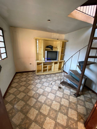 Imagem Sobrado com 2 Quartos à Venda, 50 m² em Pinheirinho - Curitiba Imagem Sobrado com 2 Quartos à Venda, 50 m² em Pinheirinho - Curitiba