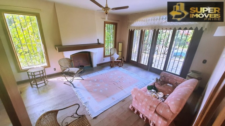 Imagem Casa com 5 Quartos à Venda, 2.200 m² em Centro - Pelotas