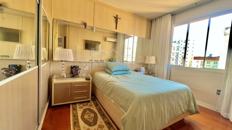 Imagem Cobertura com 7 Quartos à Venda, 274 m² em Centro - Florianópolis Imagem Cobertura com 7 Quartos à Venda, 274 m² em Centro - Florianópolis