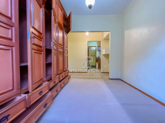 Kitnet com 1 Quarto à Venda, 20 m² em São Pedro - Teresópolis