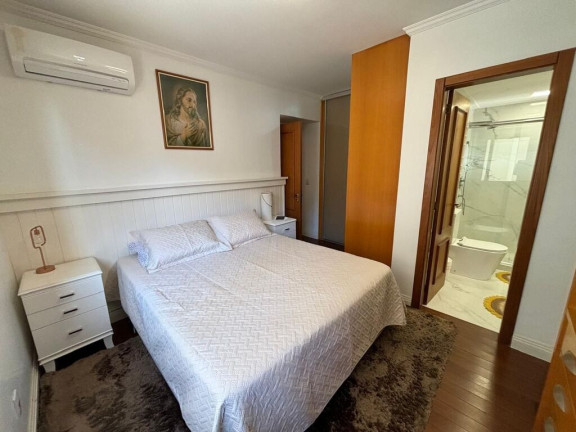 Imagem Imóvel com 4 Quartos à Venda, em Petrópolis - Porto Alegre Imagem Imóvel com 4 Quartos à Venda, em Petrópolis - Porto Alegre