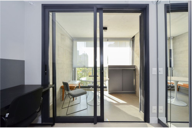 Imagem Imóvel com 1 Quarto à Venda, em Moema - São Paulo Imagem Imóvel com 1 Quarto à Venda, em Moema - São Paulo