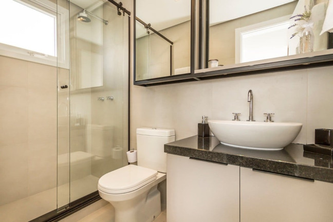 Imagem Apartamento com 1 Quarto à Venda, 53 m² em Três Figueiras - Porto Alegre Imagem Apartamento com 1 Quarto à Venda, 53 m² em Três Figueiras - Porto Alegre