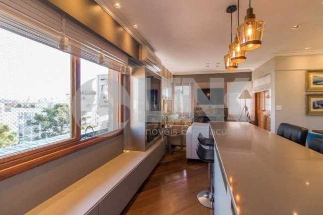 Imagem Imóvel com 3 Quartos à Venda, 384 m² em Petrópolis - Porto Alegre Imagem Imóvel com 3 Quartos à Venda, 384 m² em Petrópolis - Porto Alegre
