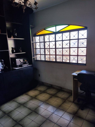 Imagem Sobrado com 3 Quartos à Venda, 350 m² em Guará I - Brasília