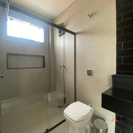 Imagem Casa com 3 Quartos à Venda, 200 m² Imagem Casa com 3 Quartos à Venda, 200 m²