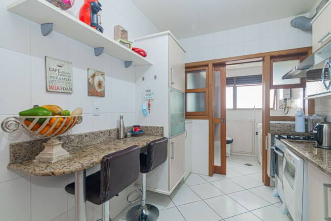 Imagem Imóvel com 3 Quartos à Venda, 100 m² em Moinhos De Vento - Porto Alegre