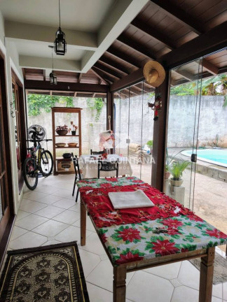 Imagem Casa com 4 Quartos à Venda, 230 m² em Cacupé - Florianópolis