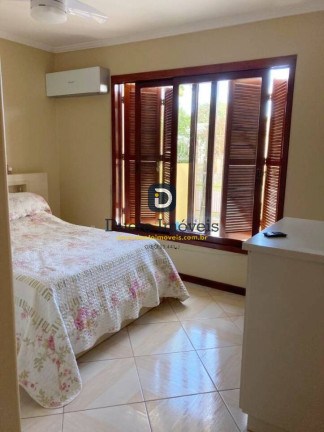 Imagem Casa com 3 Quartos à Venda, 182 m² em Juscelino Kubitschek - Santa Maria
