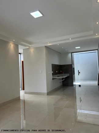 Imagem Imóvel com 3 Quartos à Venda, 81 m² em Jardim Rio De Janeiro - Sarandi Imagem Imóvel com 3 Quartos à Venda, 81 m² em Jardim Rio De Janeiro - Sarandi