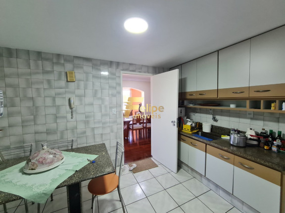 Imagem Imóvel com 3 Quartos à Venda, 140 m² em Santa Lúcia - Vitória Imagem Imóvel com 3 Quartos à Venda, 140 m² em Santa Lúcia - Vitória