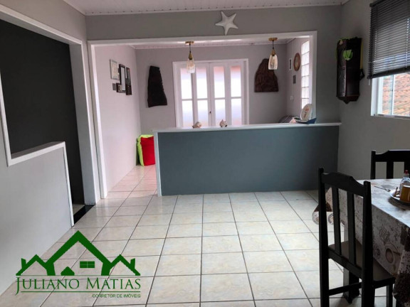 Imagem Sobrado com 6 Quartos à Venda, 220 m² em Centro - Balneário Barra Do Sul