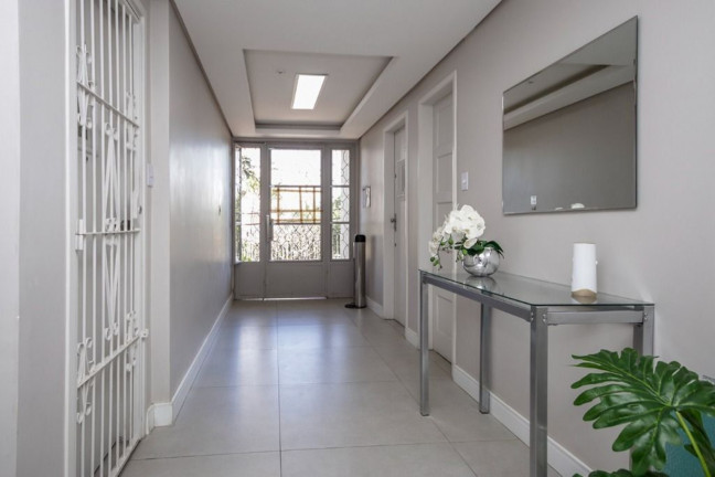 Imagem Imóvel com 3 Quartos à Venda, 98 m² em Petrópolis - Porto Alegre Imagem Imóvel com 3 Quartos à Venda, 98 m² em Petrópolis - Porto Alegre