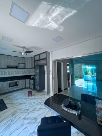 Imagem Casa com 3 Quartos à Venda, 250 m² em Colônia Terra Nova - Manaus Imagem Casa com 3 Quartos à Venda, 250 m² em Colônia Terra Nova - Manaus