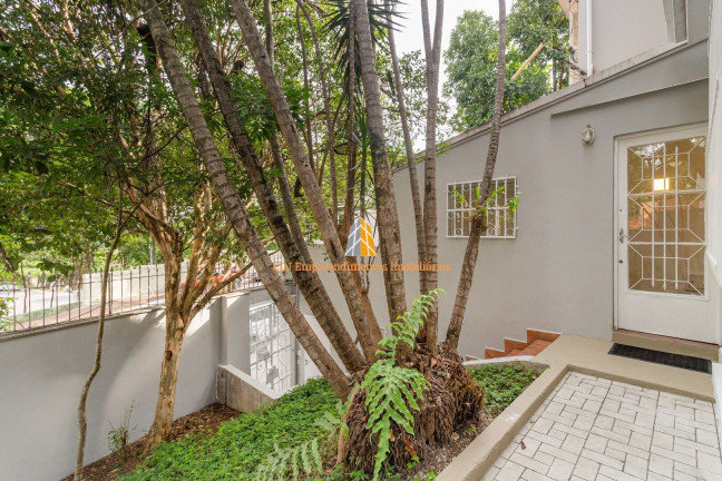 Imagem Sobrado com 6 Quartos à Venda, 190 m² em Pacaembu - São Paulo Imagem Sobrado com 6 Quartos à Venda, 190 m² em Pacaembu - São Paulo