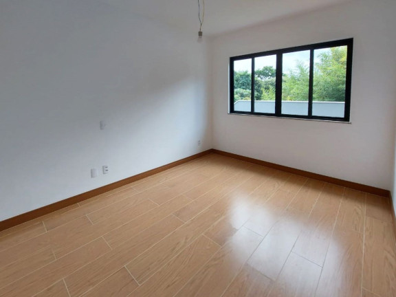 Imagem Casa com 3 Quartos à Venda, 150 m² em Várzea - Teresópolis
