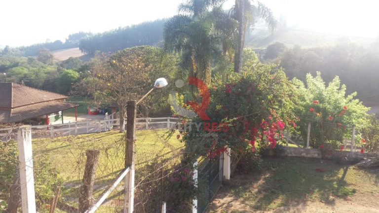 Imagem Imóvel com 6 Quartos à Venda, 250 m² em Centro - Pedra Bela Imagem Imóvel com 6 Quartos à Venda, 250 m² em Centro - Pedra Bela