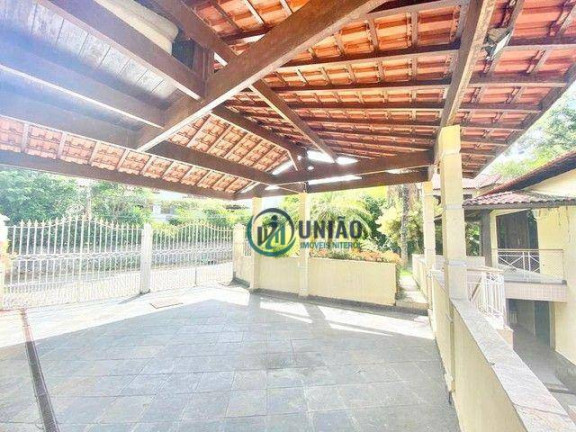 Imagem Casa com 3 Quartos à Venda, 385 m² em Pendotiba - Niterói