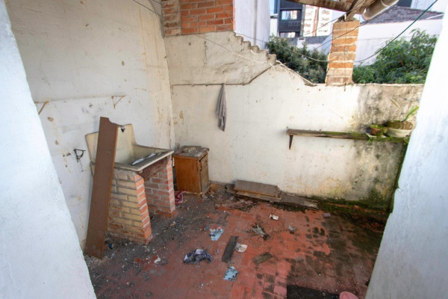 Imagem Casa com 5 Quartos à Venda, 144 m² em Independência - Porto Alegre Imagem Casa com 5 Quartos à Venda, 144 m² em Independência - Porto Alegre