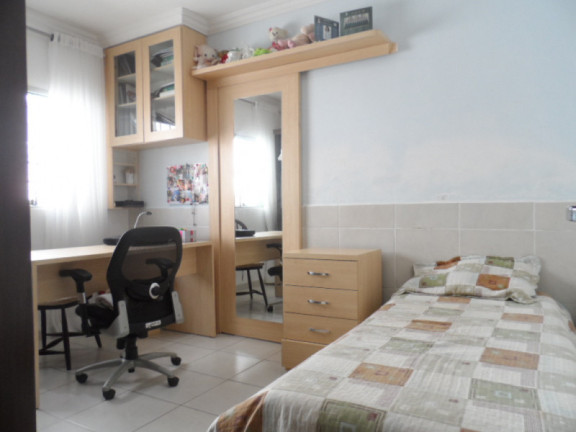 Imagem Casa com 5 Quartos à Venda, 220 m² Imagem Casa com 5 Quartos à Venda, 220 m²