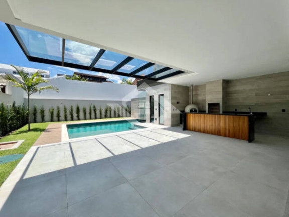 Imagem Casa com 4 Quartos à Venda, 400 m² em Barra Da Tijuca - Rio De Janeiro Imagem Casa com 4 Quartos à Venda, 400 m² em Barra Da Tijuca - Rio De Janeiro