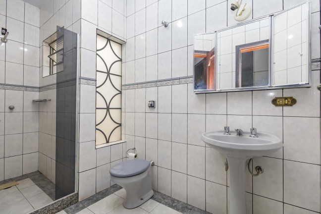 Imagem Casa com 4 Quartos para Alugar, 200 m² em Bigorrilho - Curitiba Imagem Casa com 4 Quartos para Alugar, 200 m² em Bigorrilho - Curitiba
